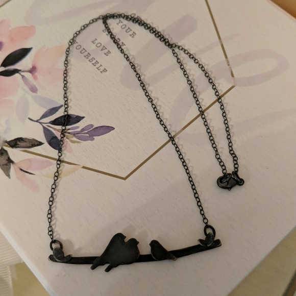 Unknown Jewelry - Family bird necklace
